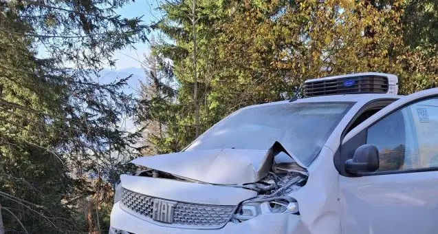 Montassilone, frontale tra camion e un furgoncino: le fiamme dopo lo scontro domate dai vigili del fuoco