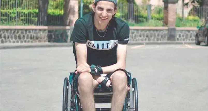 «Quel tuffo dal pedalò che ha cambiato la mia vita»