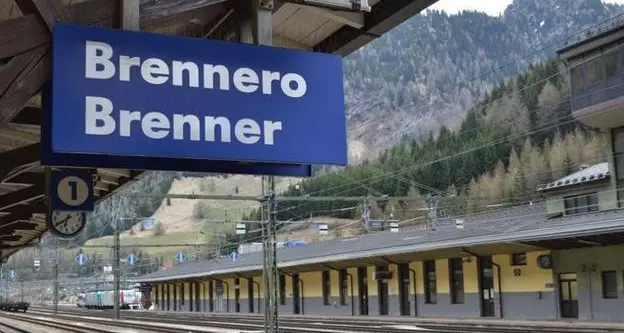 «Ferrovia del Brennero intasata, vanno sospesi i divieti di circolazione in Tirolo»