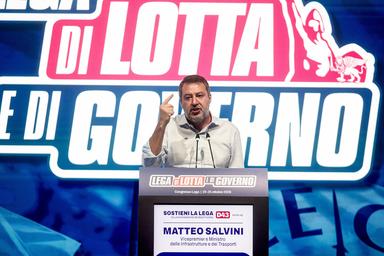 Salvini riconfermato segretario Lega con 465 voti