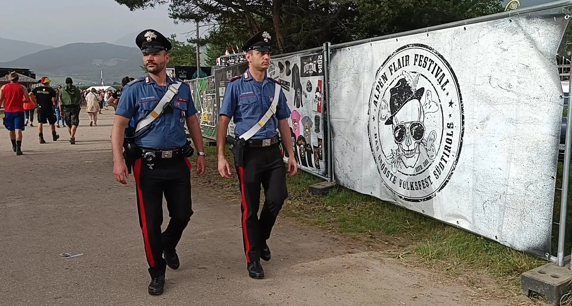 Un 34enne tedesco denunciato per spaccio e porto abusivo di armi al Festival Alpen Flair