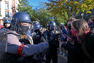 Scontri a Parigi durante la mobilitazione studentesca