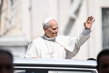 Il Papa benedice gli agricoltori, 'grazie a loro non manca il pane'