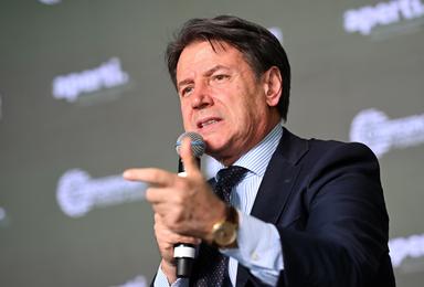 Conte, ultimamente Meloni sparisce, è sparita anche la manovra...