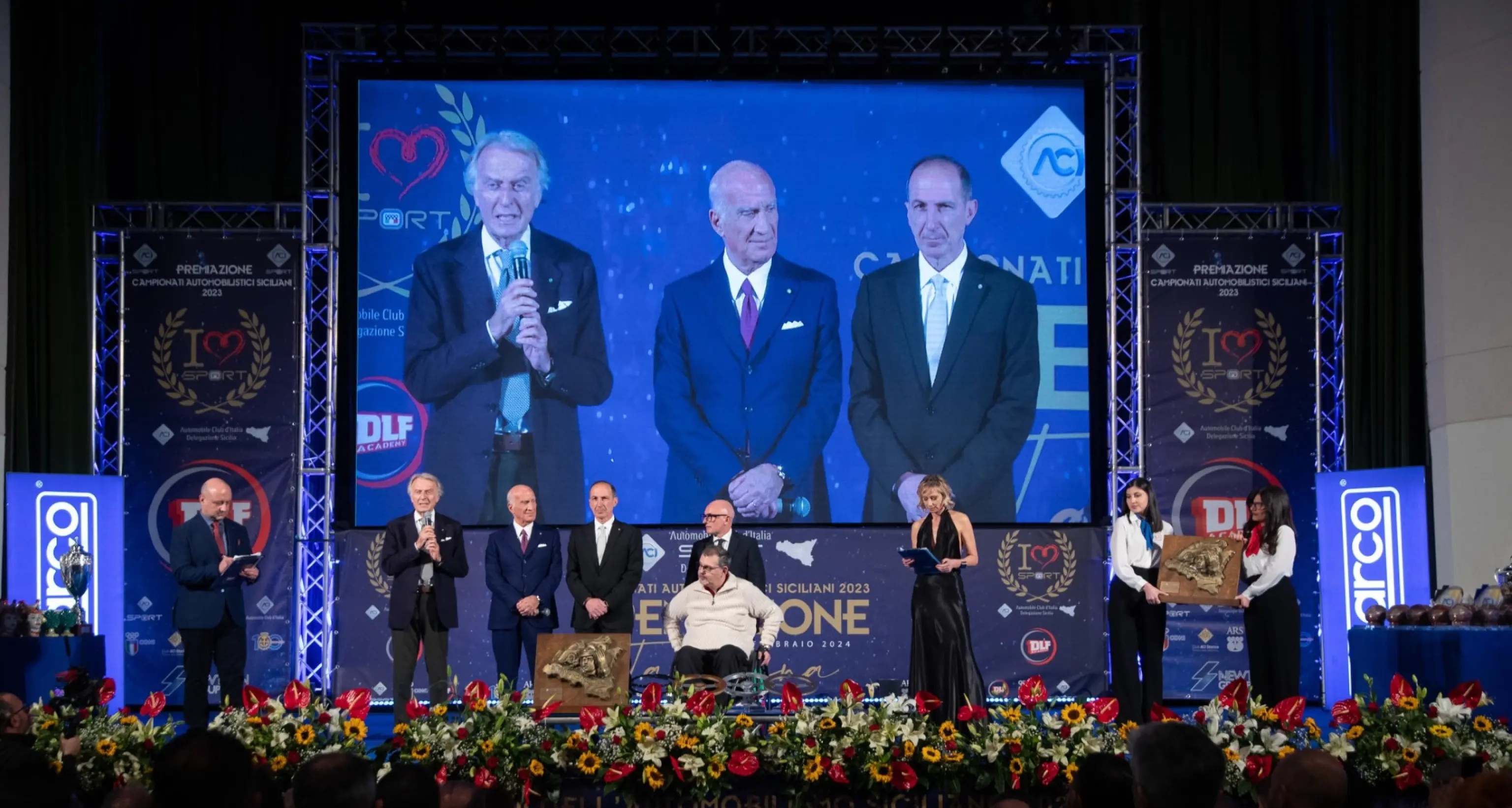 Auto: il premio Vaccarella a Montezemolo e alla Ferrari
