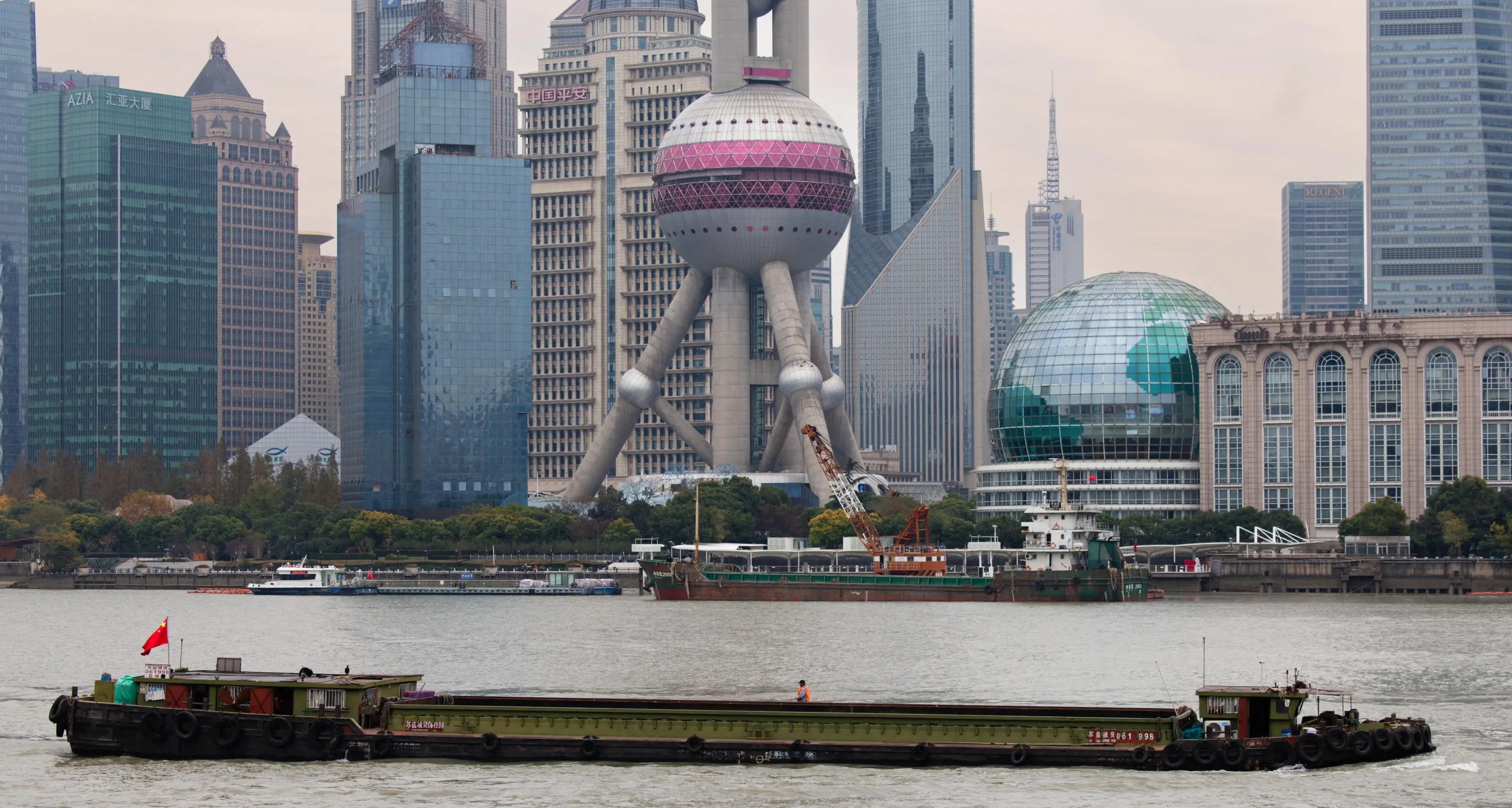 Cina: surplus maggio a 103 miliardi, export frena a +4,8%