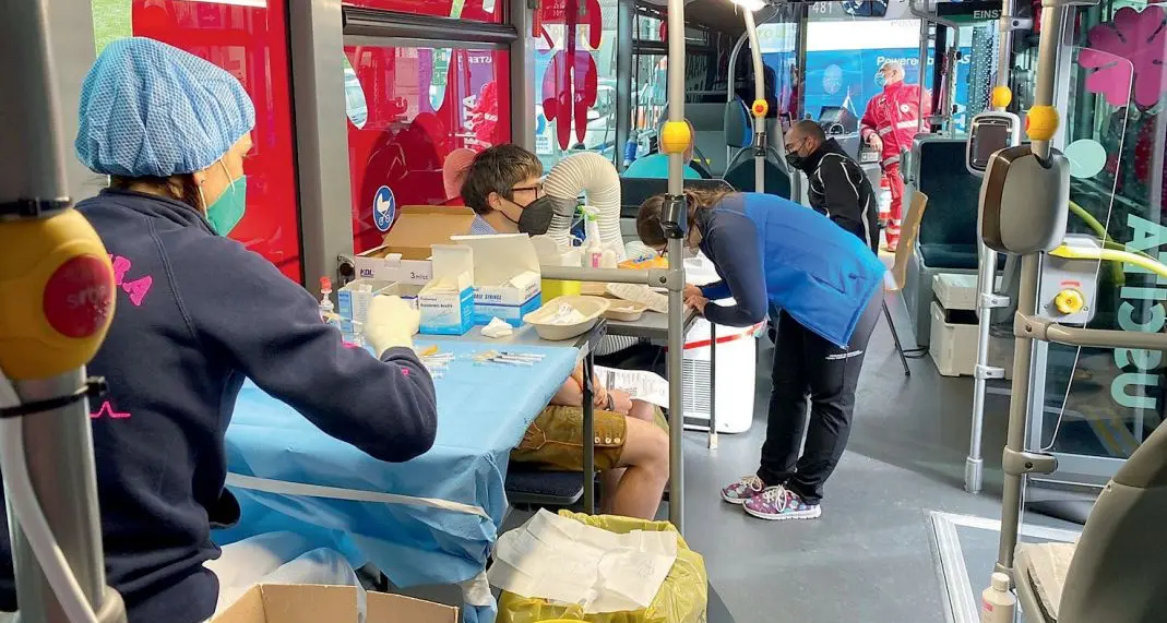 Green Pass per bus e ristoranti: alla Provincia di Bolzano piace il “piano Macron”