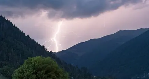 Arriva la prima ondata di caldo, oggi allerta gialla per i temporali in Alto Adige