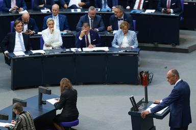 Merz attacca Afd, 'la vostra remigrazione è pulizia etnica'