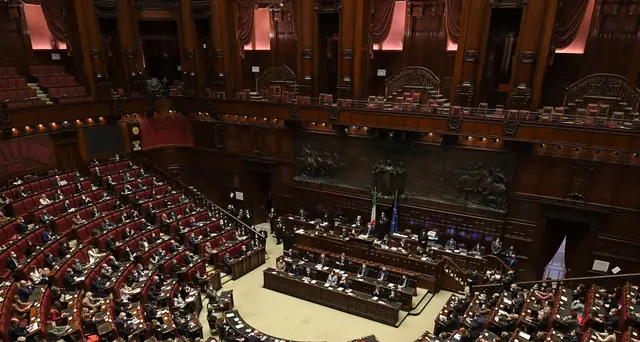 Beni culturali:Camera,ok definitivo a pene per chi danneggia