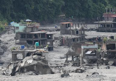 Tibet-Nepal, il bilancio in Cina sale a 16 morti e 546 dispersi