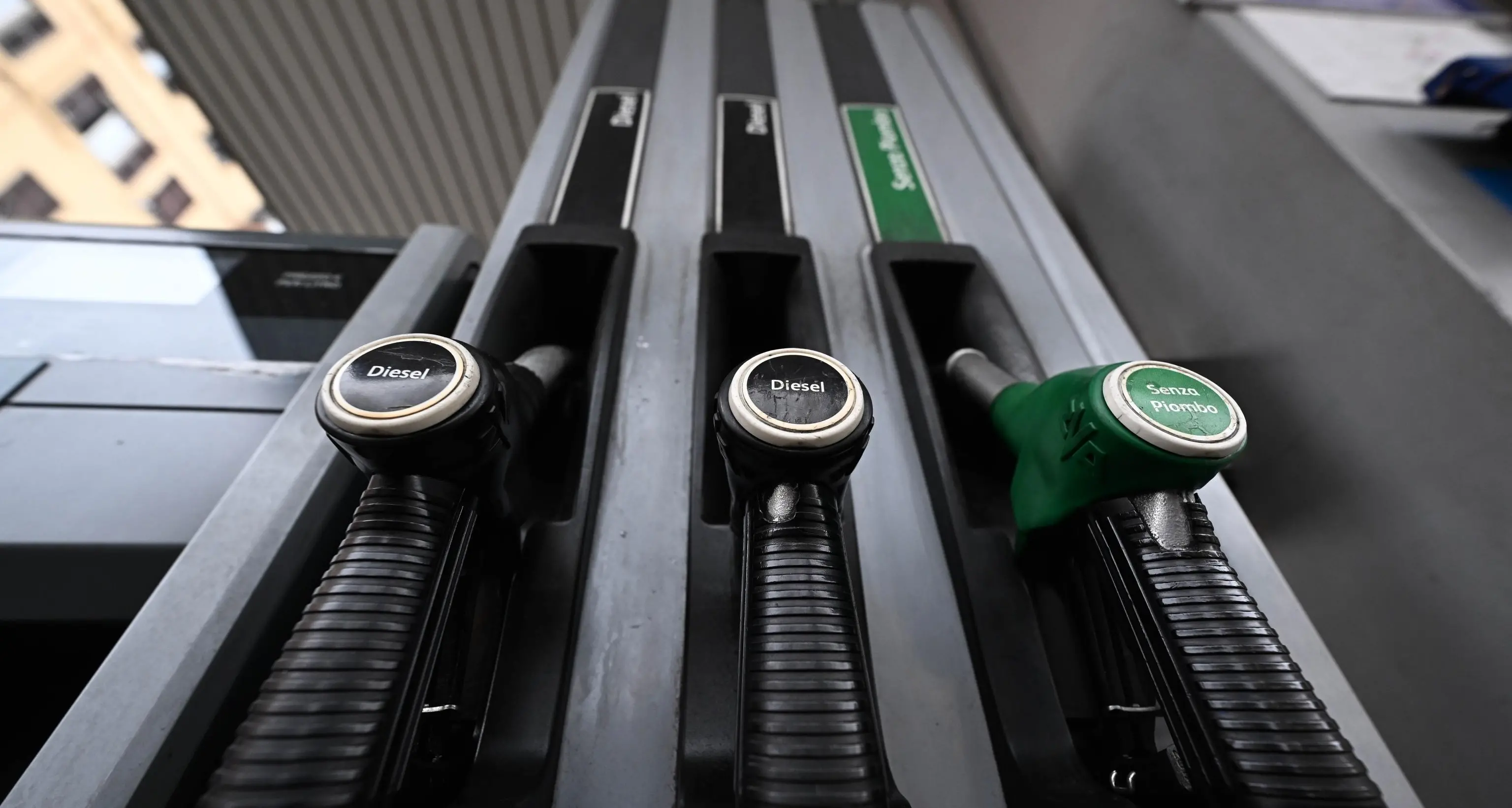Carburanti: cresce il prezzo della benzina (1,890 euro/litro), stabile il gasolio