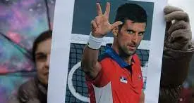 Giallo sull'arresto di Djokovic, il fratello: “Lo vogliono bloccare”. Il governo australiano smentisce