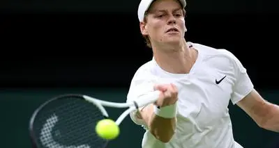 Jannik Sinner domina Kecmanovic e vola agli ottavi