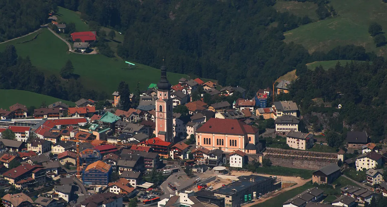 Castelrotto e obbligo di Green pass: si dimettono tutti i consiglieri comunali