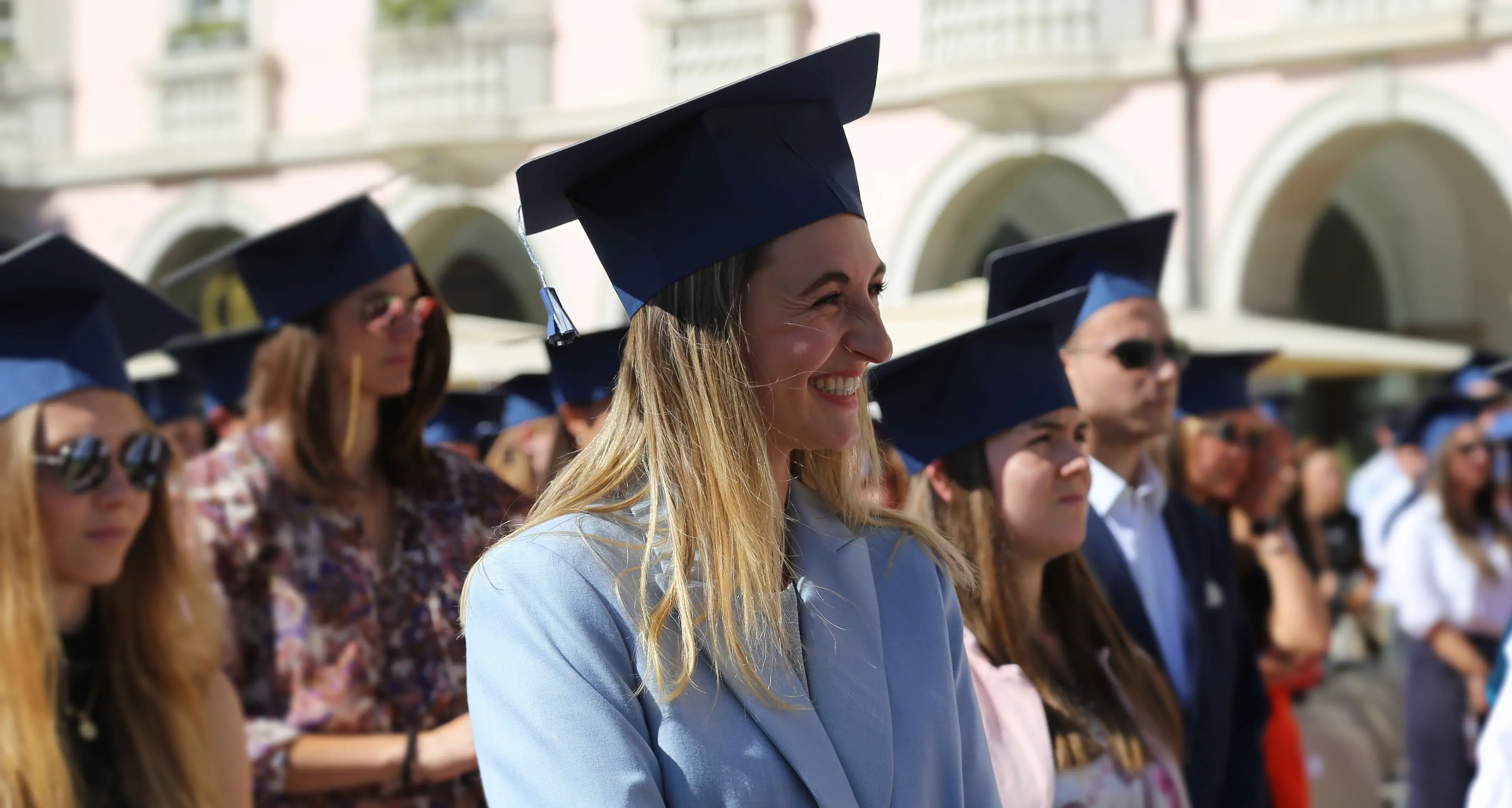 Unibz, in piazza Walther il diploma a 400 laureati