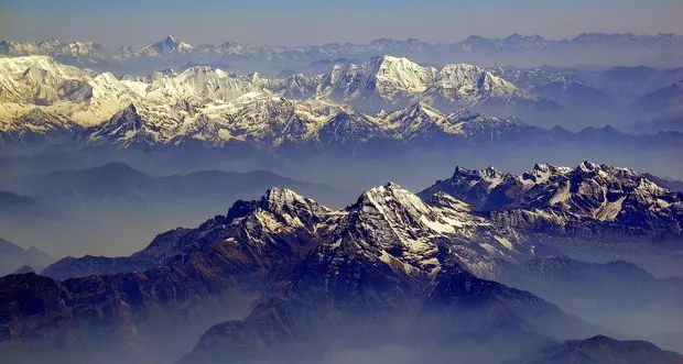 Il Nepal vieta il trekking in solitaria nel Paese: «Troppo costoso cercare chi si perde»
