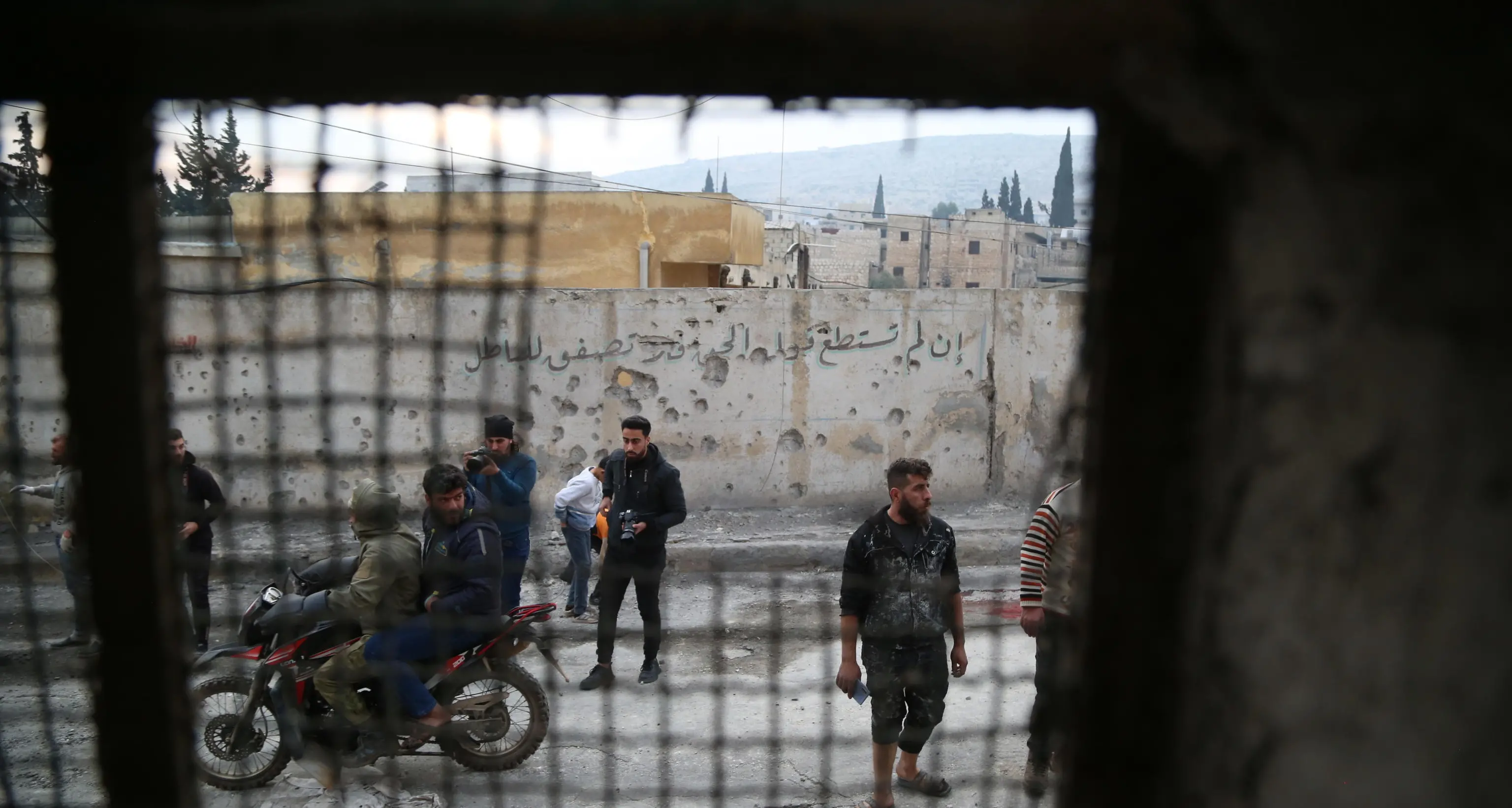 Siria, ong: raid di Israele uccide 12 miliziani vicino Aleppo