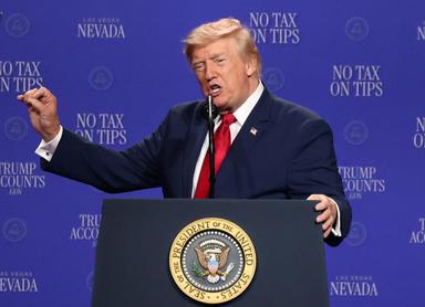 Trump firma un ordine esecutivo contro il 'turismo delle nascite'