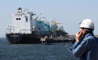 Progetto Eni-Ypf su Lng riceve proposta di finanziamento Usa da 6 miliardi di dollari