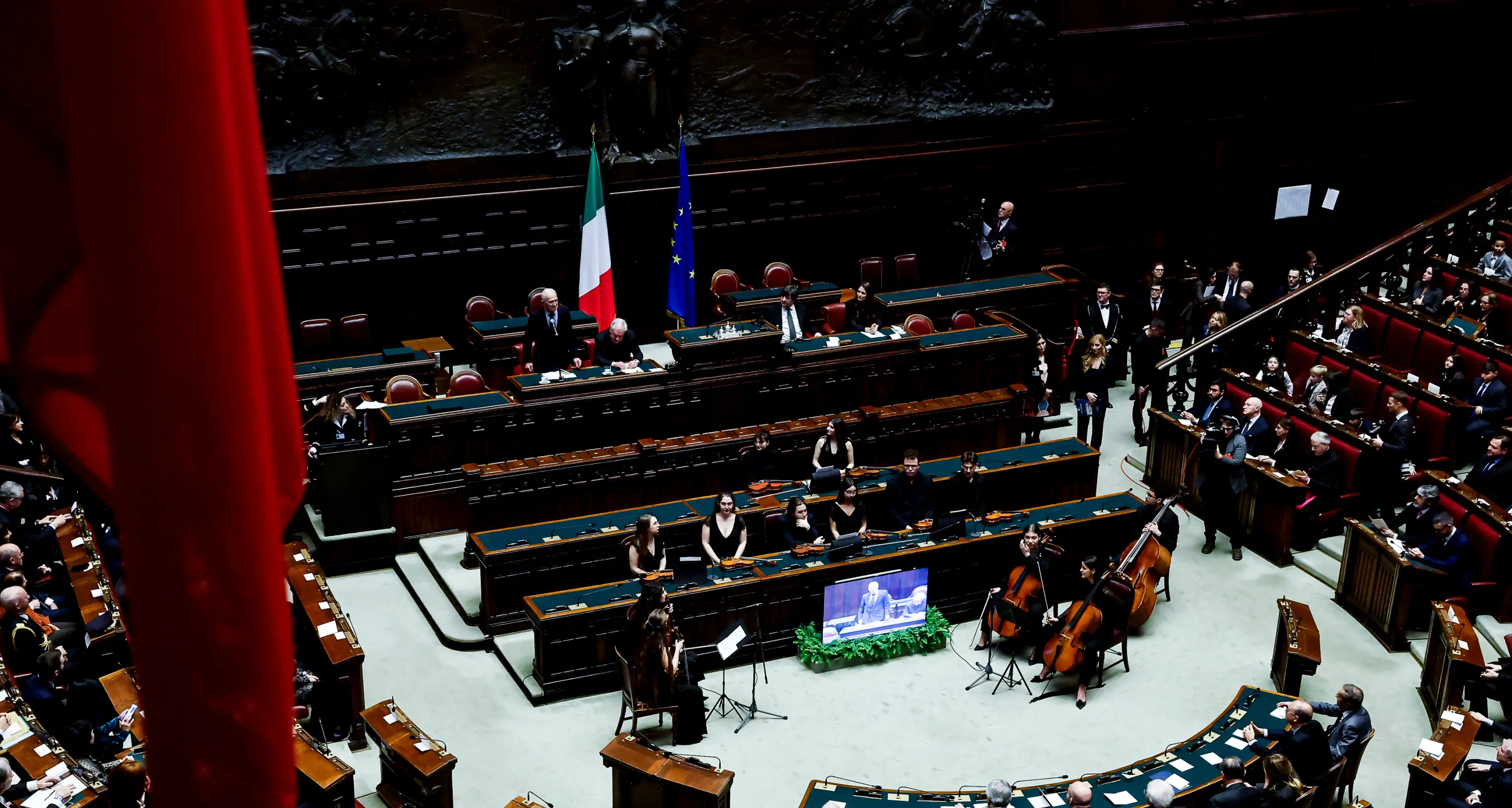 Dl Ucraina: il governo pone la fiducia alla Camera