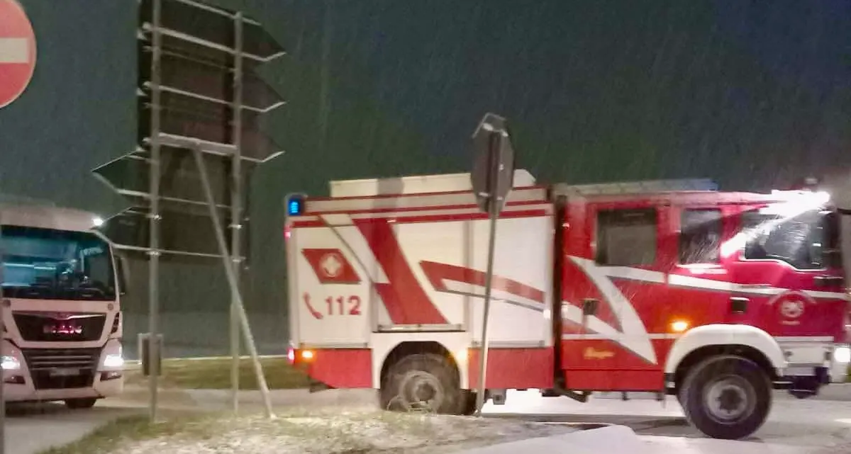 L'Alto Adige si sveglia imbiancato: 20 centimetri in val Ridanna. Disagi al traffico