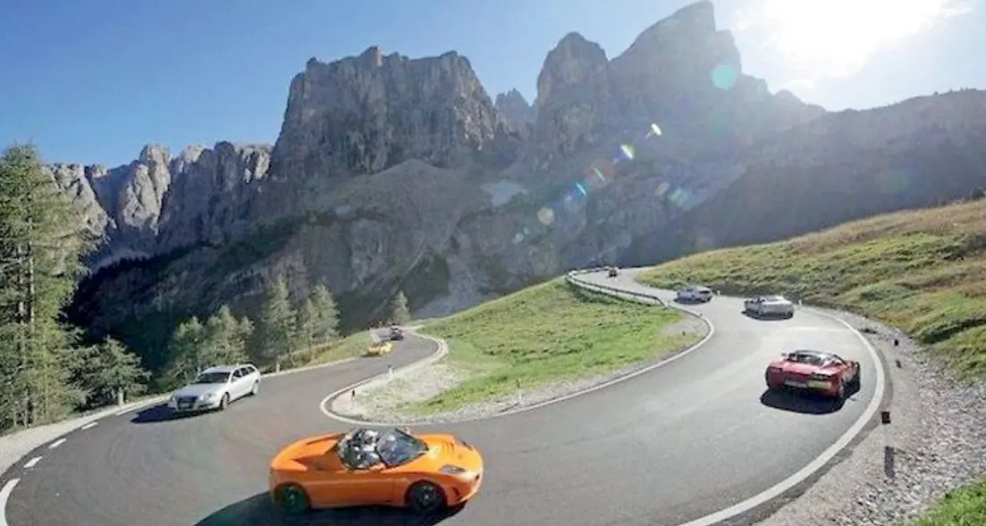 Auto elettriche, in Alto Adige venti stazioni di ricarica in alta quota