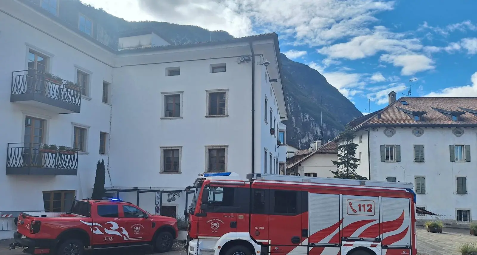 Allarme in municipio a Salorno: forte odore di bruciato e di fumo