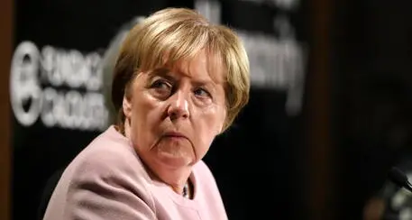 Angela Merkel spende troppo, richiamo del ministero delle Finanze