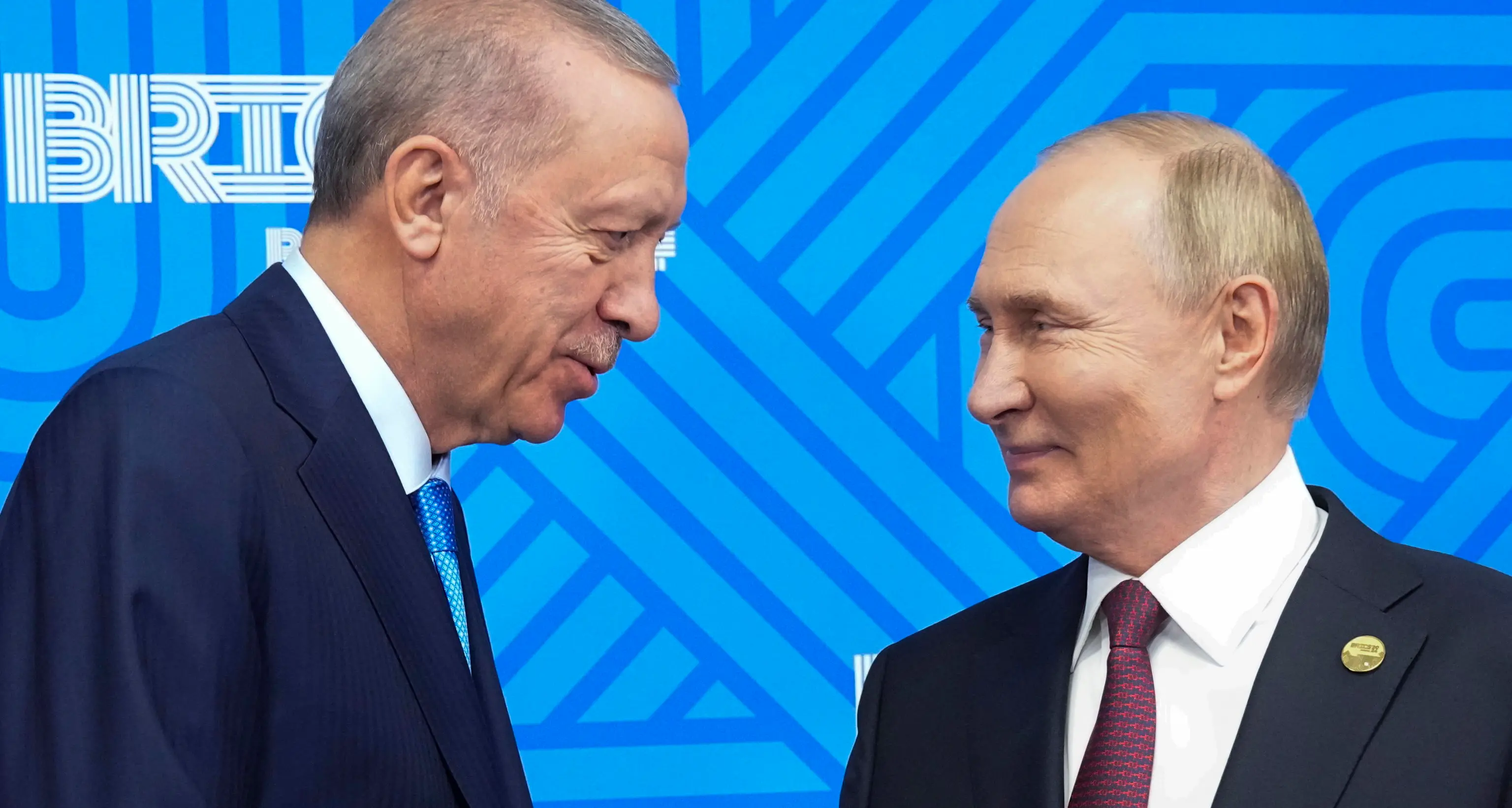 Erdogan, 'sono rimasti solo due leader nel mondo: io e Putin'
