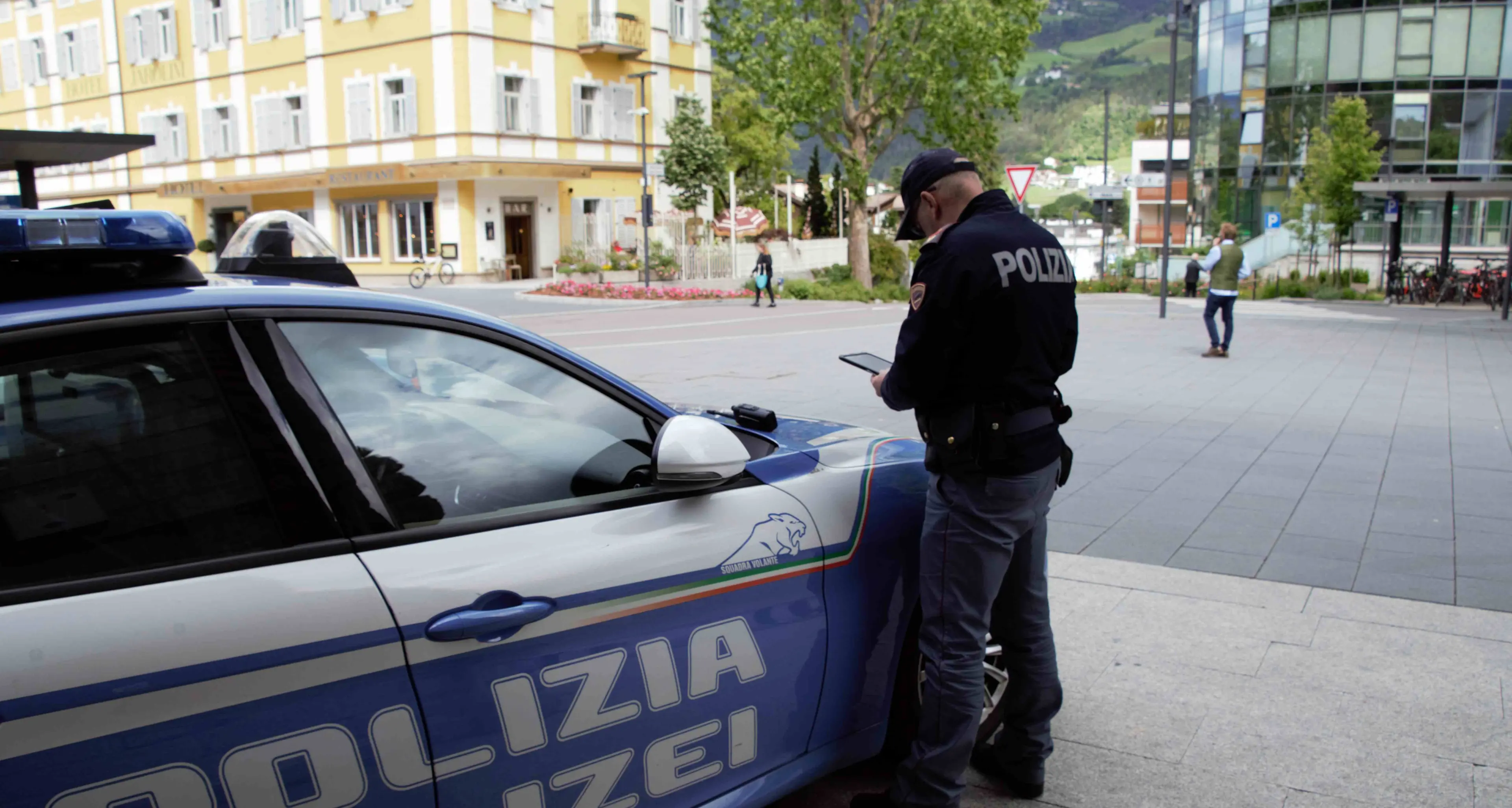 Val d’Isarco, il blitz nel resort della Polizia: arrestato un ricercato