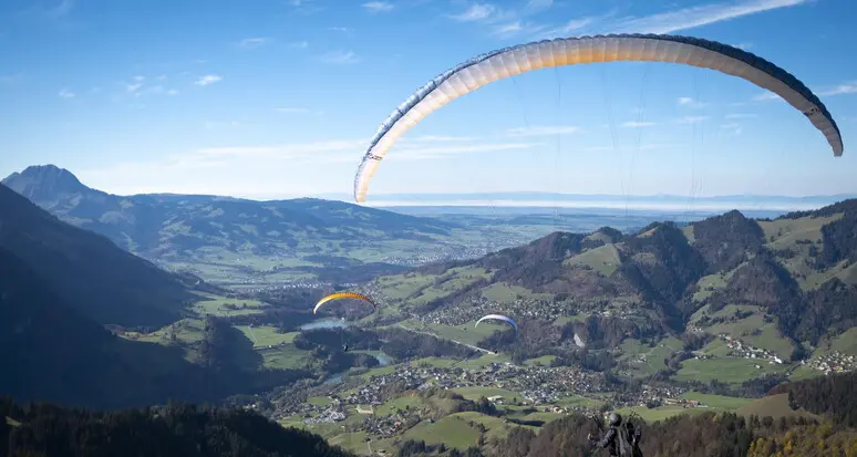 Cade parapendio tandem in Alto Adige, un morto e un ferito