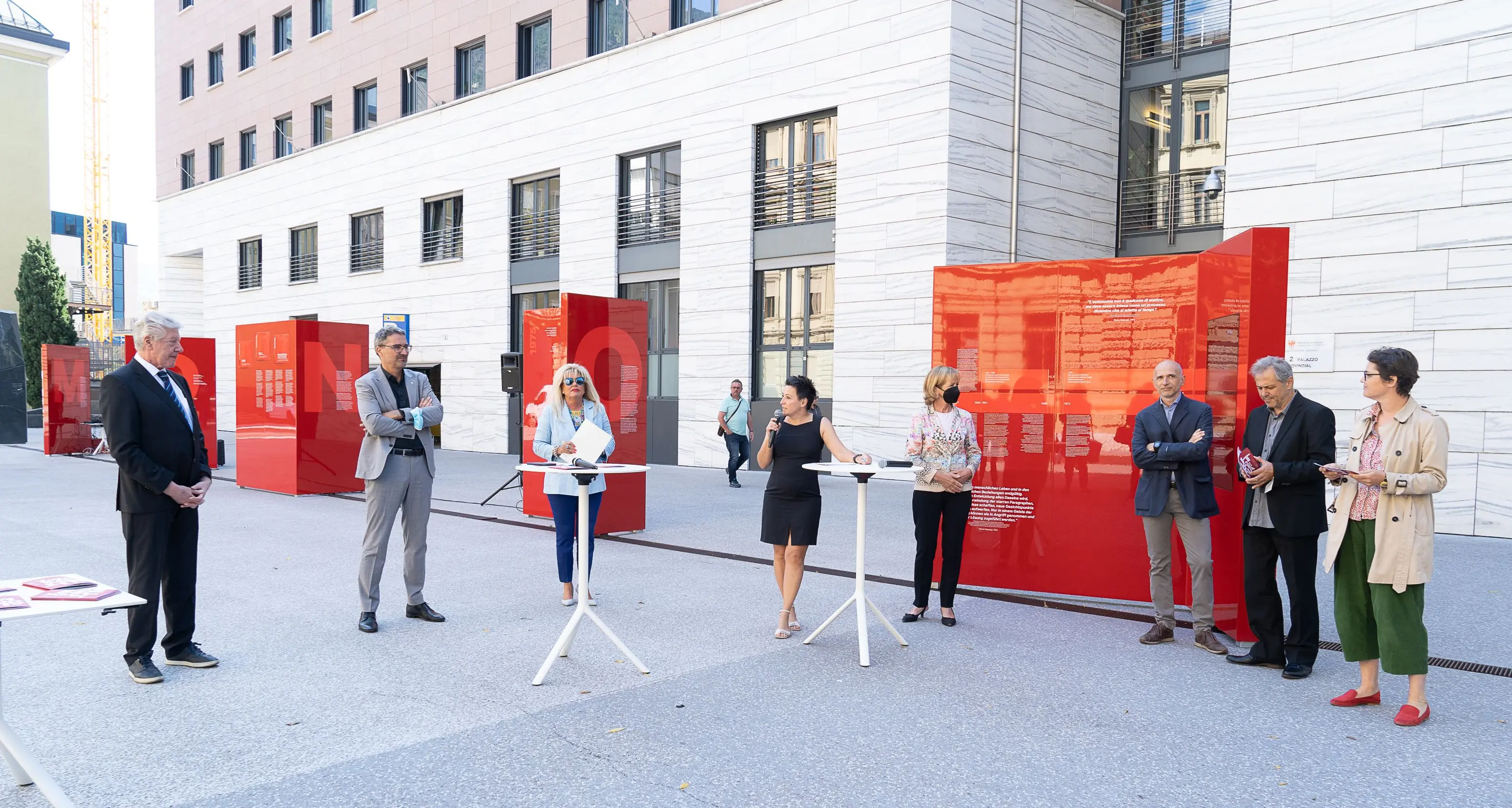 Autonomia: percorso espositivo a Bolzano in piazza Magnago