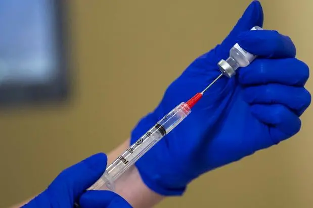 Austria, dottoressa suicida dopo minacce no vax: sospettato un neonazista