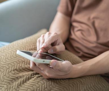 Abi, si rafforza l'uso canali digitali banche, app +5,7%, bonifici istantanei +130%