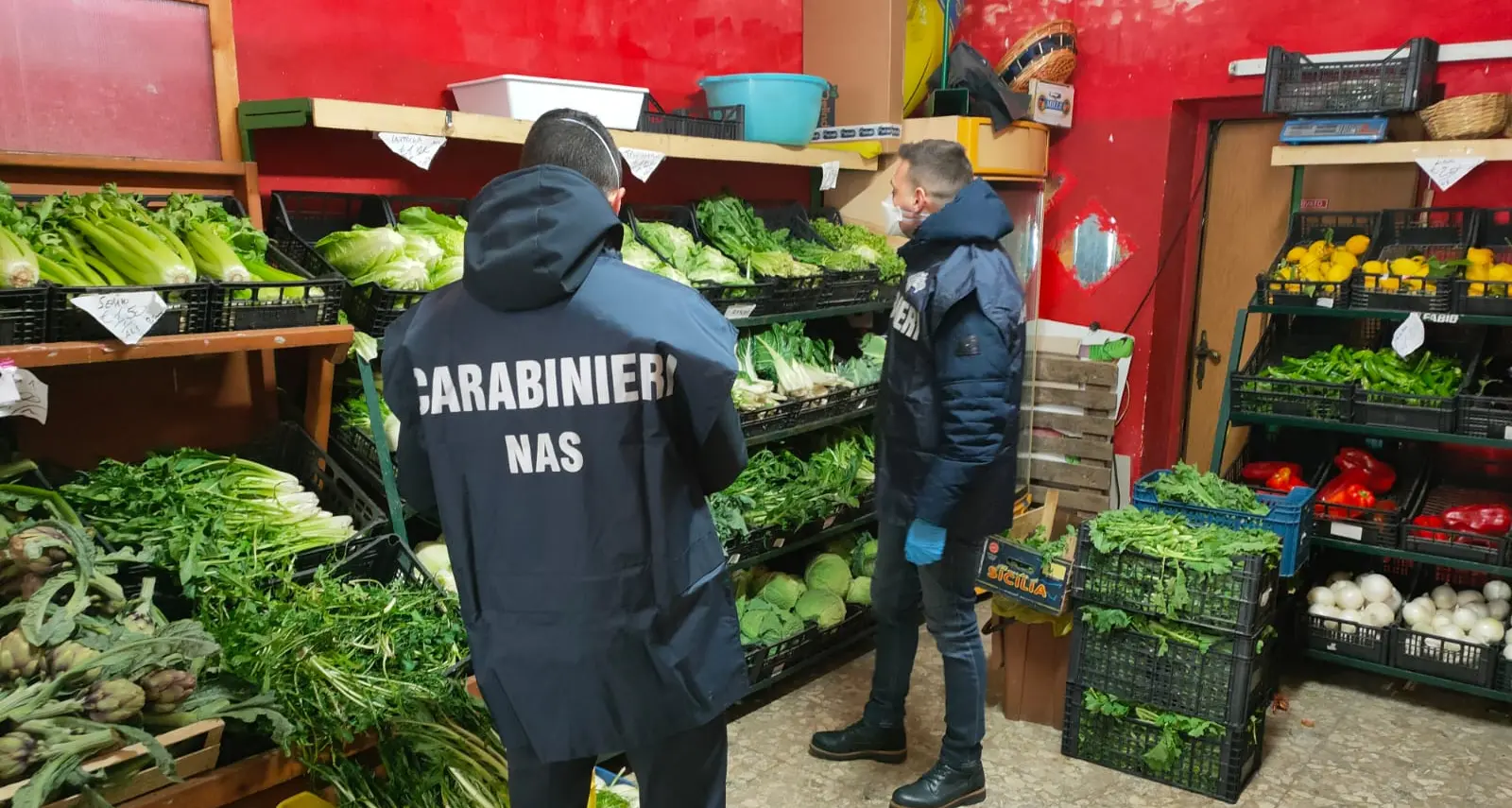 Venosta, i carabinieri trovano i topi al supermercato