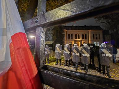 Tensioni e proteste in Polonia dopo la sospensione del presidente Corte costituzionale