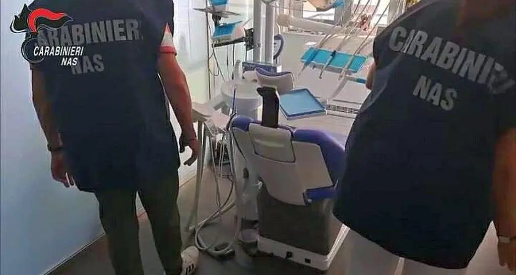 Studi dentistici: timori per i Nas 296 ambulatori, solo 80 igienisti
