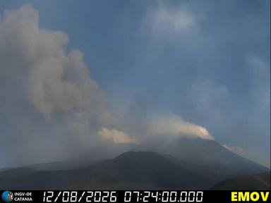 Circa 700 voli saltati all'aeroporto di Catania per l'eruzione dell'Etna