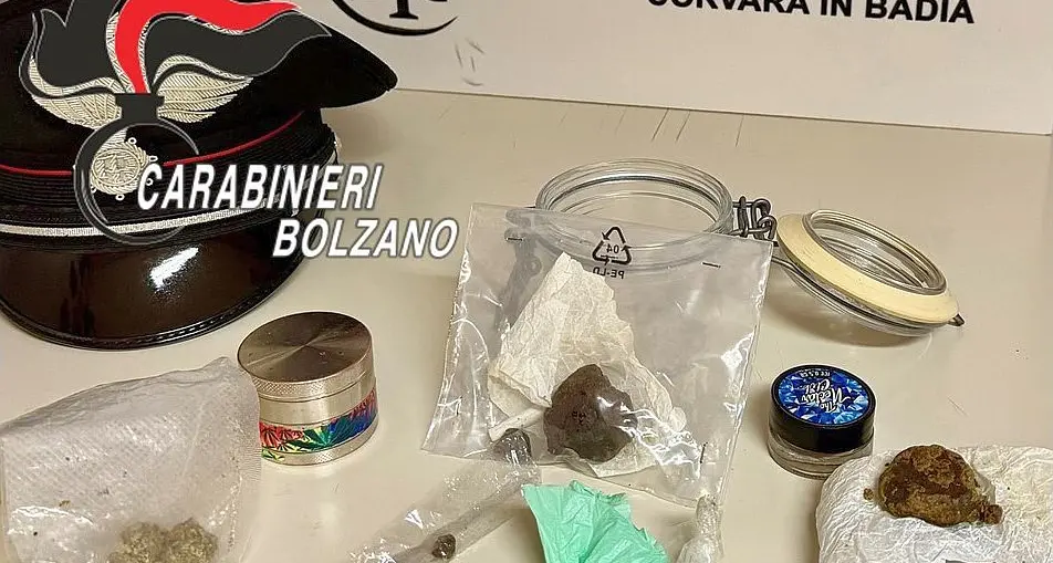 Corvara, spaccio tra lavoratori stagionali: un arresto e tre segnalazioni