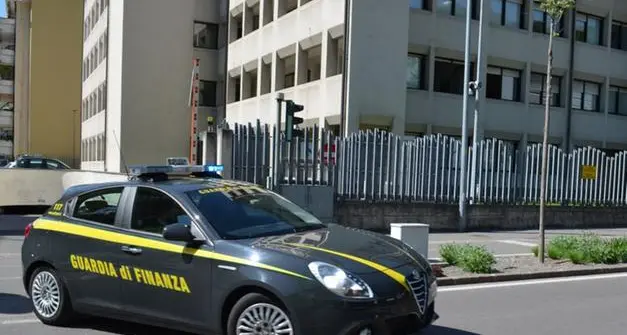 Evasore fiscale seriale, la Finanza gli sequestra due immobili da 600 mila euro
