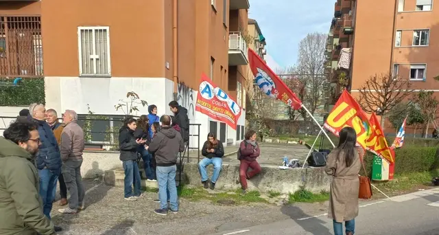 Ramelli, Frassinetti contestata a Milano: 'Vergogna'