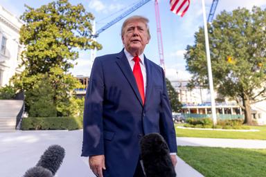 Trump, 'spero che papa Leone si rimetta'