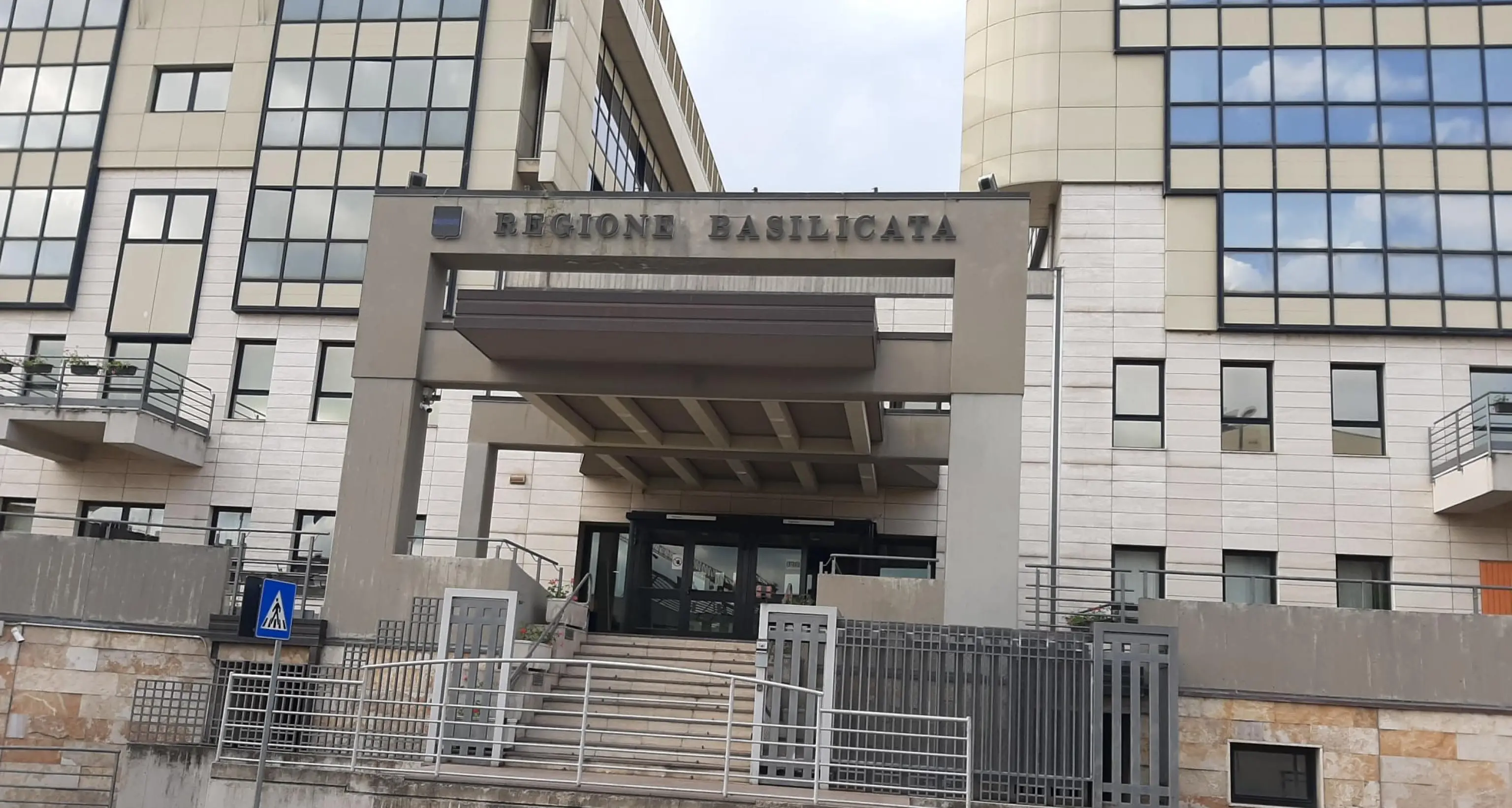 Basilicata: Azione va con il centrodestra con Bardi