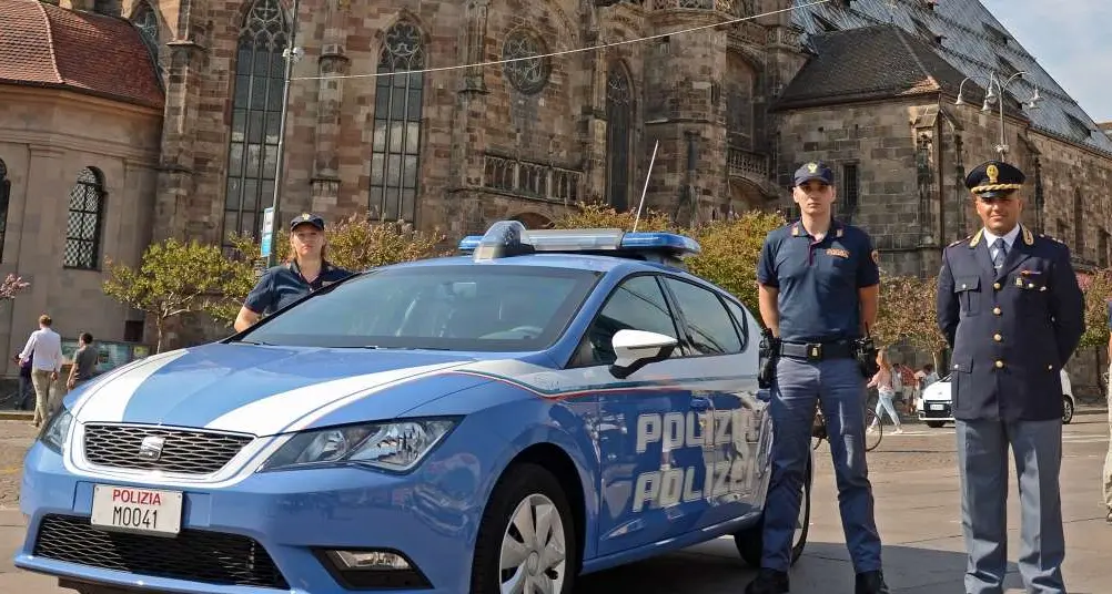 Cocaina, hashish e munizioni nascoste in casa, arrestato un uomo di 62 anni a Bolzano