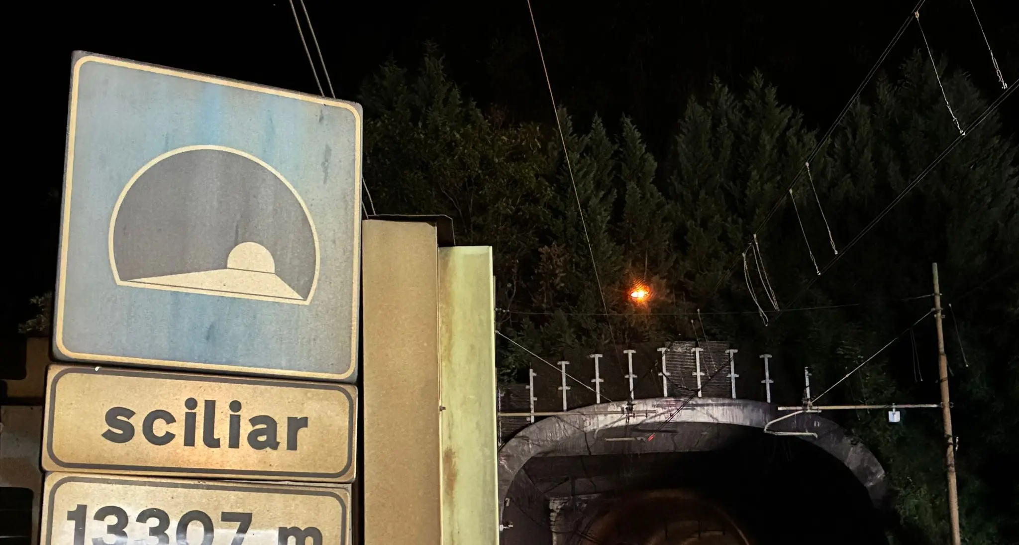 Esercitazione in prossimità della galleria Sciliar: simulato un incendio su un treno con macchinista colpito da malore
