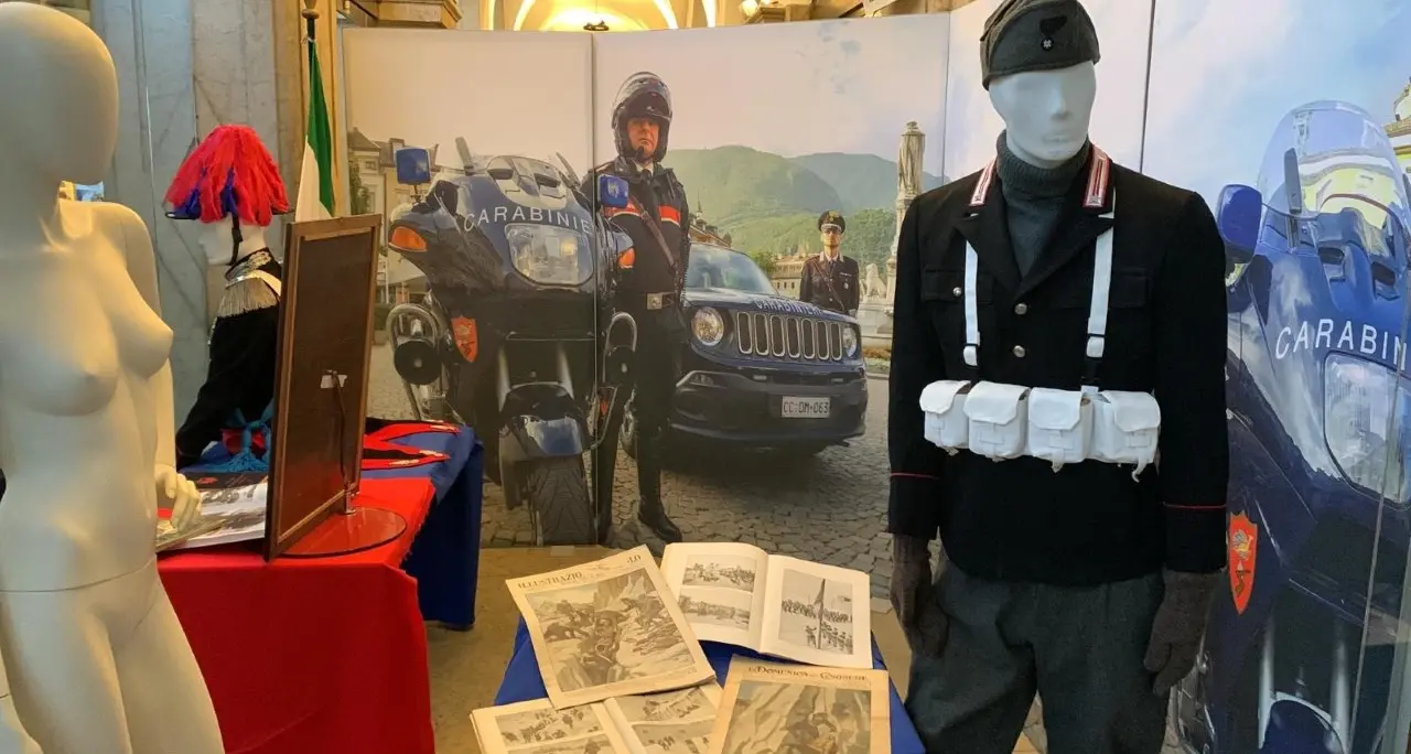 Bolzano: uniformi, oggetti e simboli dell’Arma dei carabinieri in mostra per il 4 novembre