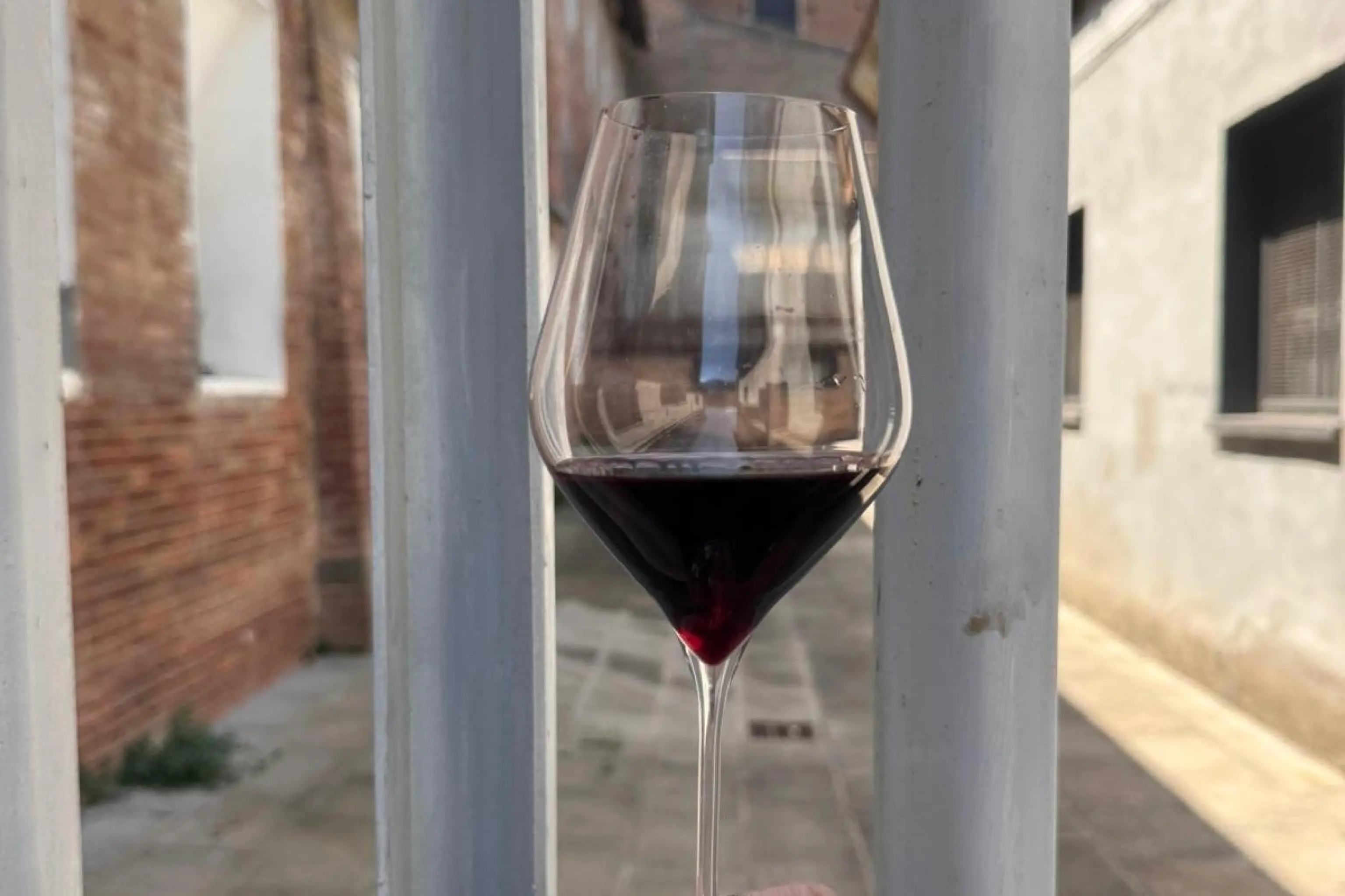Vino, nel carcere di Siena cinque detenuti diventano sommelier