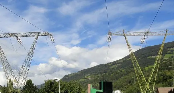 Alperia, parte l’ispezione aerea con i droni delle linee elettriche