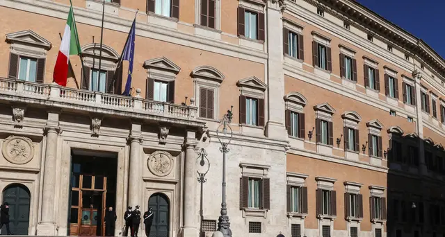 Mattarella: presidente giura, 21 colpi da cannone del Gianicolo